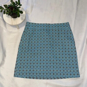 Talbots women’s skirt 10 medium knee blue white pattern stretch casual business